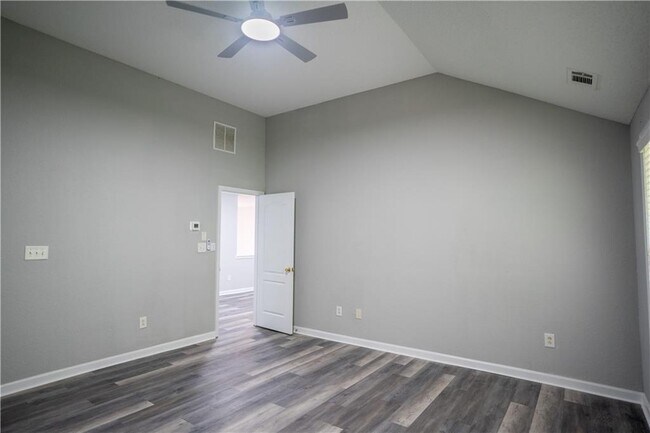 Building Photo - 3243 Newtons Crest Cir
