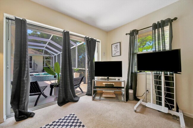 Building Photo - 19 Hoffer St