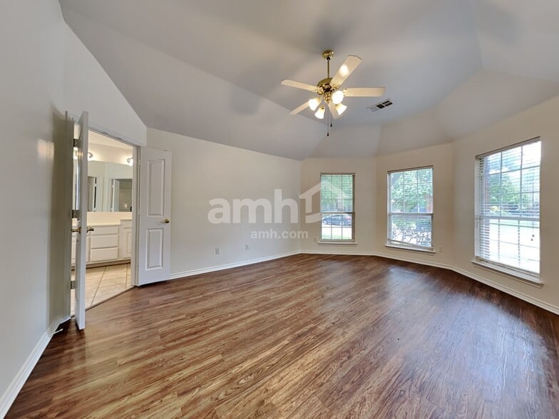 Building Photo - 6308 Fall River Dr