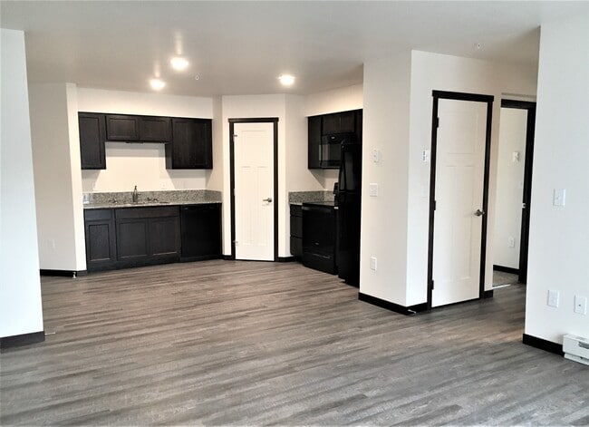 14th III "Eagle" Two Bedroom - 14th St Apartments III