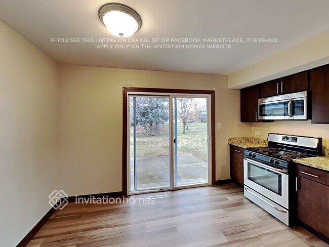 Building Photo - 7526 Cashew Dr