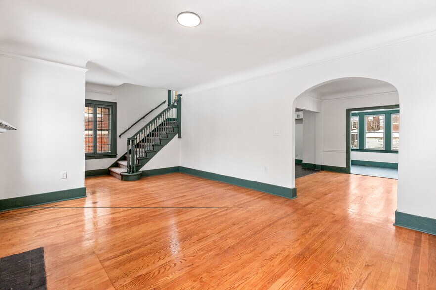 Building Photo - 4767 Sturtevant St