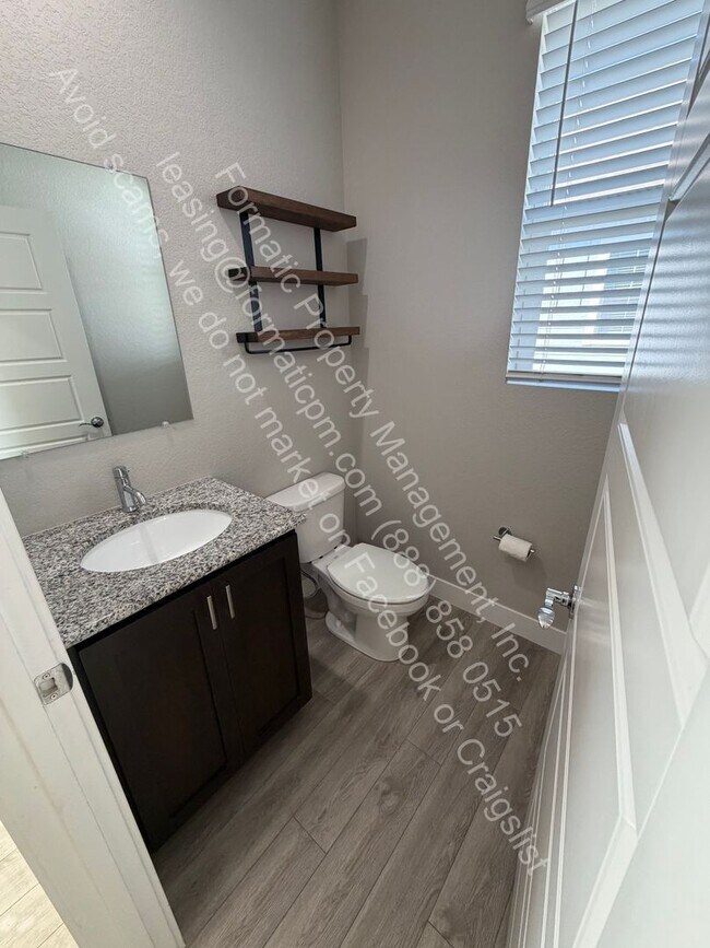 Building Photo - 4340 Mt Shavano St