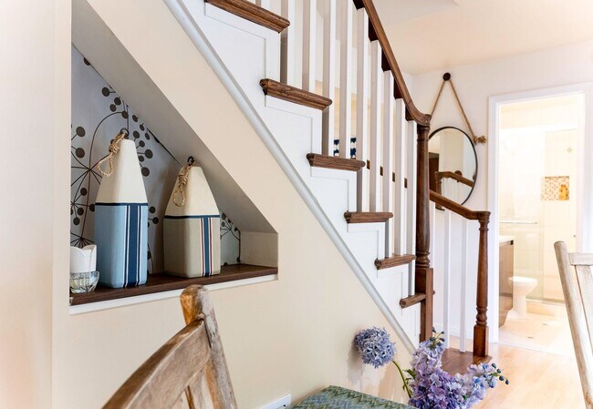 Building Photo - Amazingly Beautiful Fully Renovated 4BR/DEN/3FB/GAR North Bethesda Home