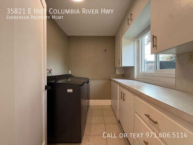 Building Photo - 35821 Historic Columbia River Hwy