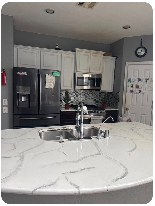 Building Photo - 5519 Jay Thrush Dr