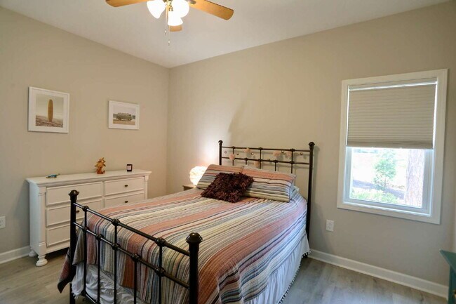 Building Photo - “Stunning 4-Bedroom Retreat with Granite Elegance at 2 River Drive, Pinehurst"