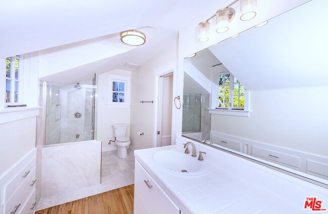 Building Photo - 1205 Oak Hill Ave