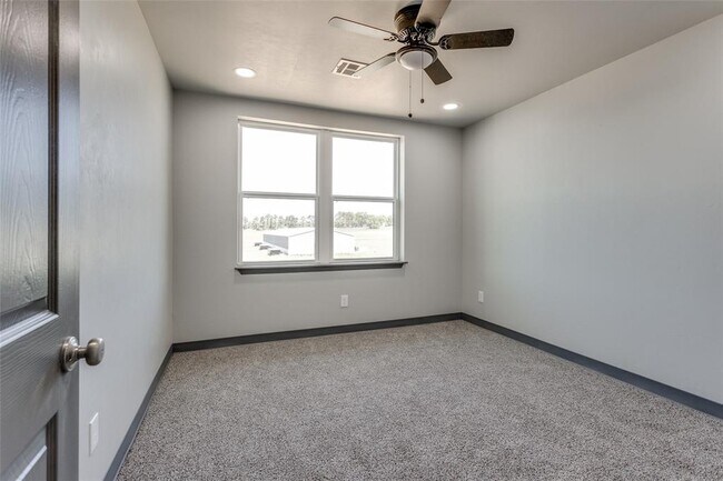 Building Photo - 12571 US-77