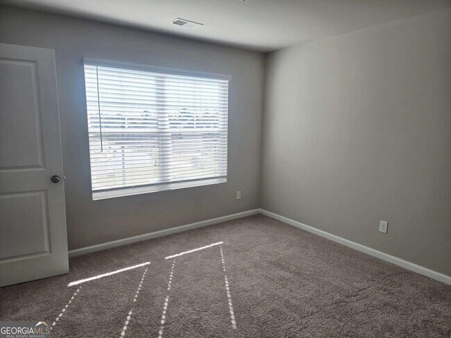 Building Photo - 213 N Fortune Way