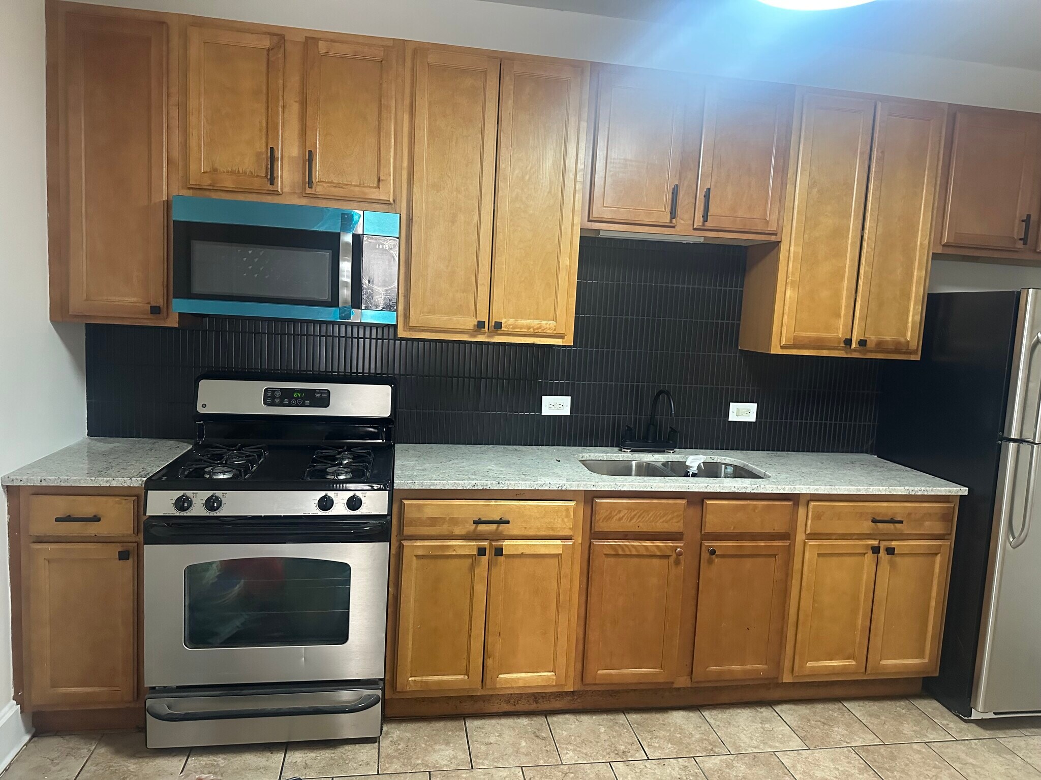 Building Photo - 903 N Lockwood Ave