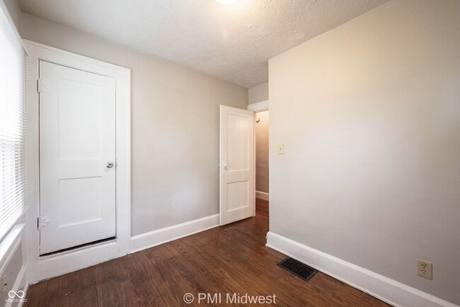 Building Photo - 411 W 40th St