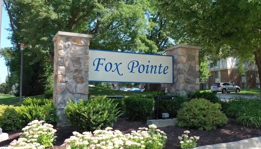 Primary Photo - Fox Pointe Apartments