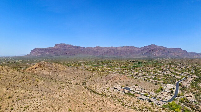 Building Photo - Amazing Home in Gold Canyon backing to Sta...