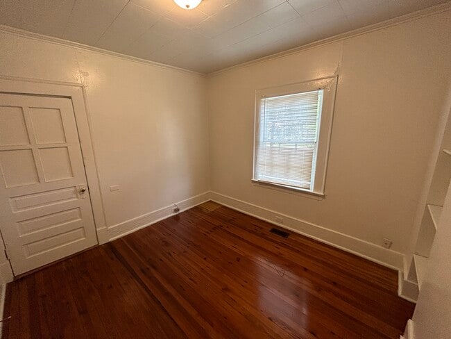 Building Photo - 1300 Green St