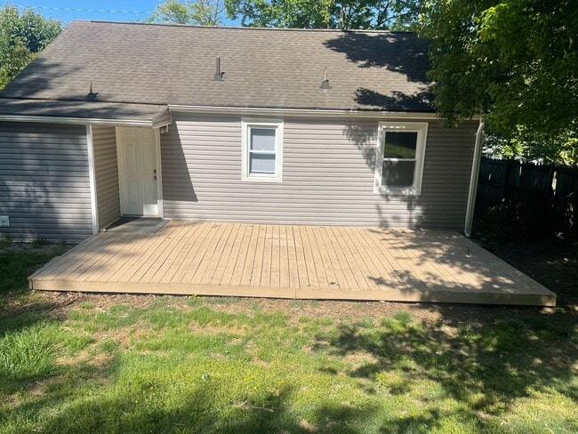 Building Photo - Knoxville 37920 - Adorable 2 bedroom 1 bath home in the Heart of South Knoxville-Pet Friendly - C...