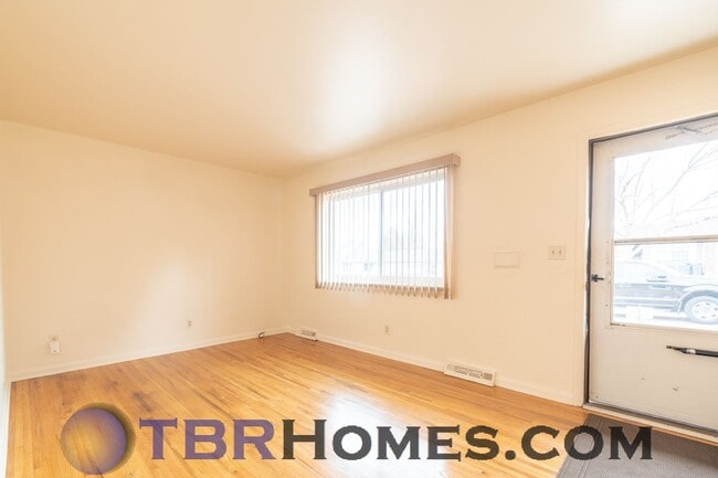 Building Photo - 175 S Cody St