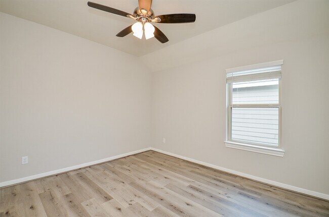 Building Photo - 24918 Meadowthorn Crest Ln
