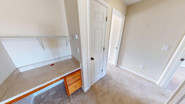 Building Photo - "Charming 2-Bed, 3-Bath Townhouse Retreat in Jacksonville - 1,176 Sq. Ft. of Comfort and Style!"