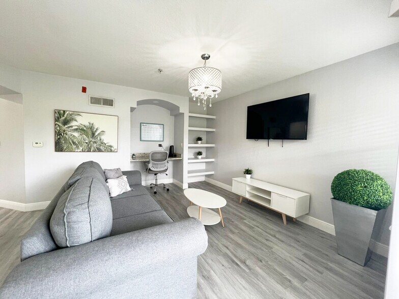 Building Photo - 7250 Westpointe Blvd