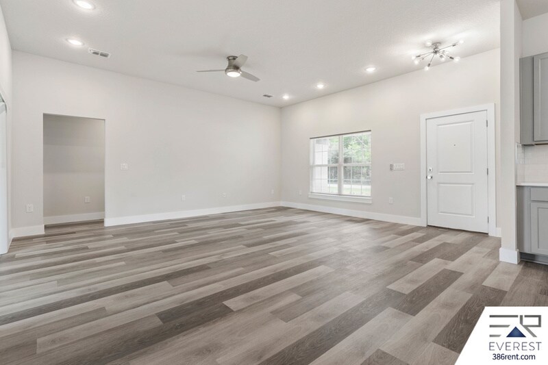 Building Photo - 17 Praver Ln
