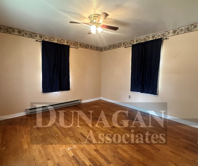 Building Photo - 3 Bed 2 Bath near the Pecos River