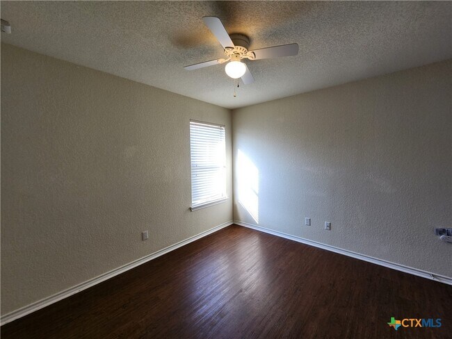 Building Photo - 3014 Green Mountain Dr