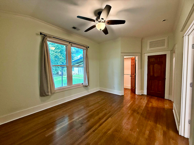 Building Photo - Beautifully Updated Historic Home in Midto...