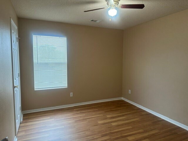 Building Photo - 19618 Lighthouse Scene Ln