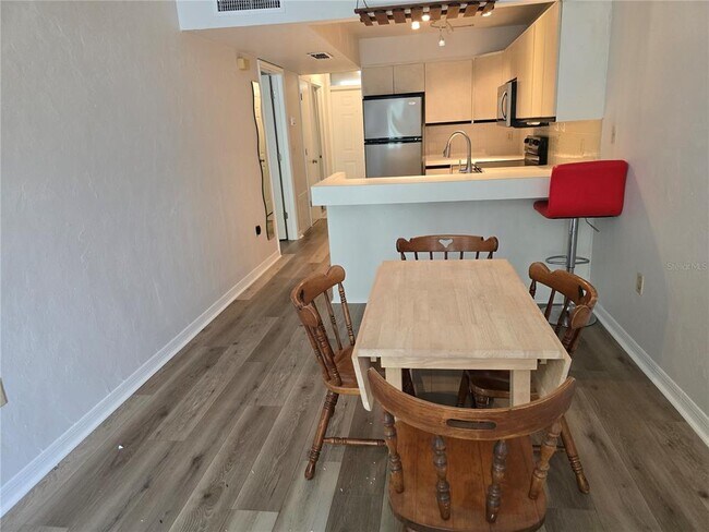 Building Photo - 1224 SW 16th Ave