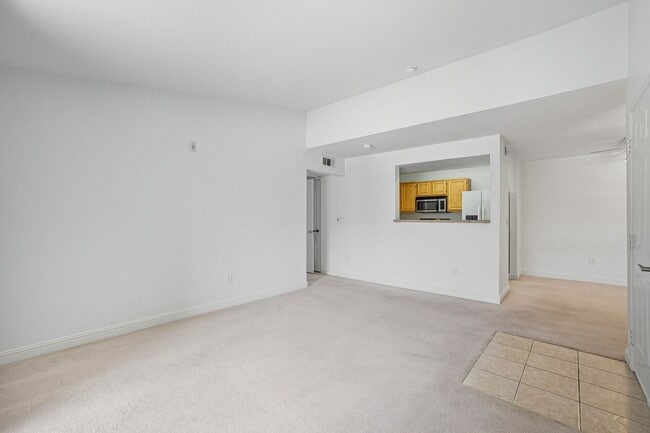 Building Photo - Beautifully maintained 1-story condo in Resort Style Community!