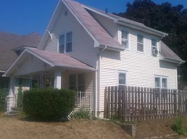 Building Photo - 237 E Donald St