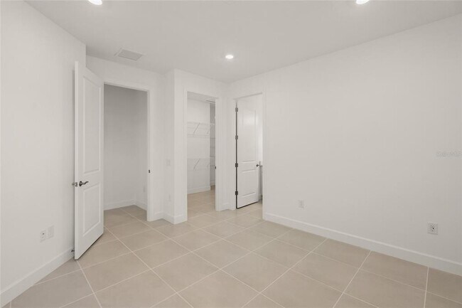 Building Photo - 14860 Misty Pond Lp