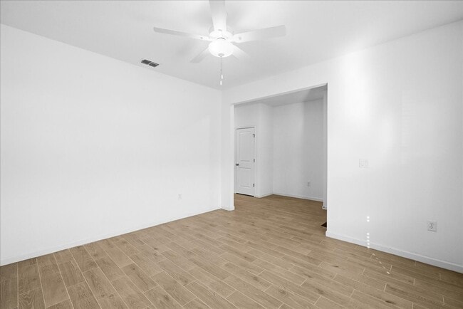 Building Photo - 100 Lake Sinclair St