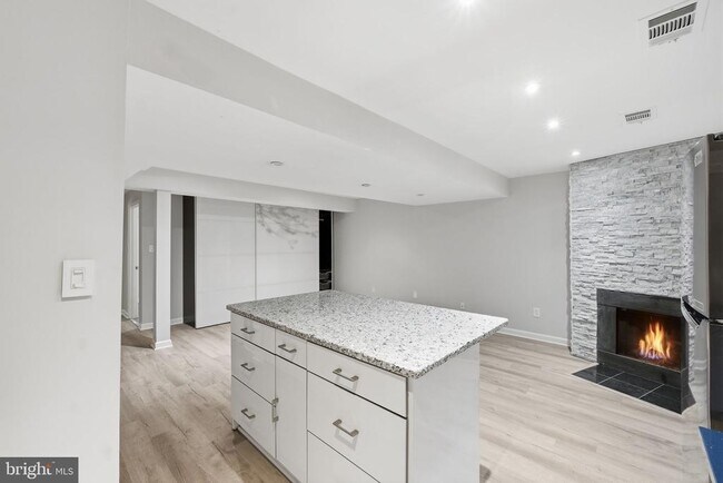 Building Photo - 8562 Tyrolean Way