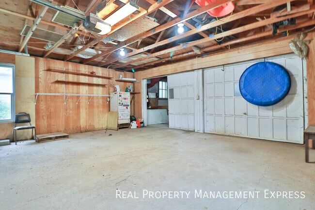 Building Photo - 47704 E 69th St