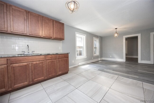 Building Photo - 1023 15th St