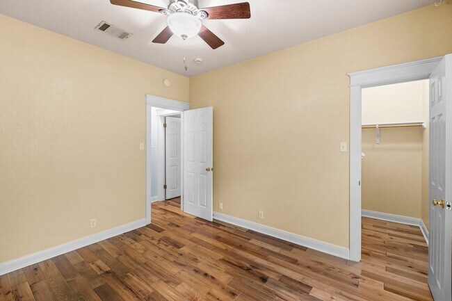 Building Photo - 610 Palo Alto Ln