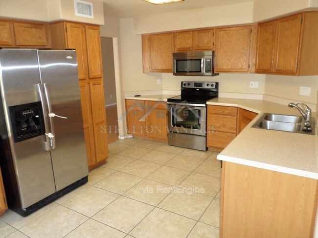 Building Photo - 1641 W Orchid Ln