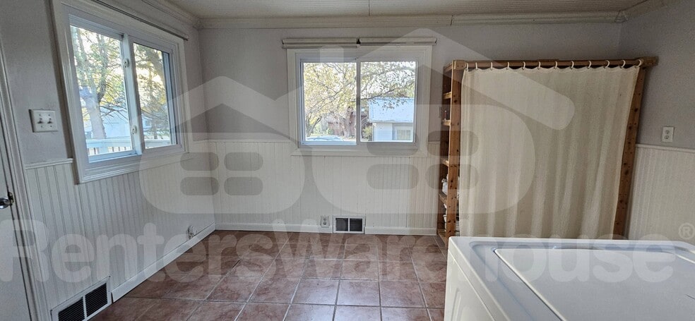 Building Photo - 1303 2nd St