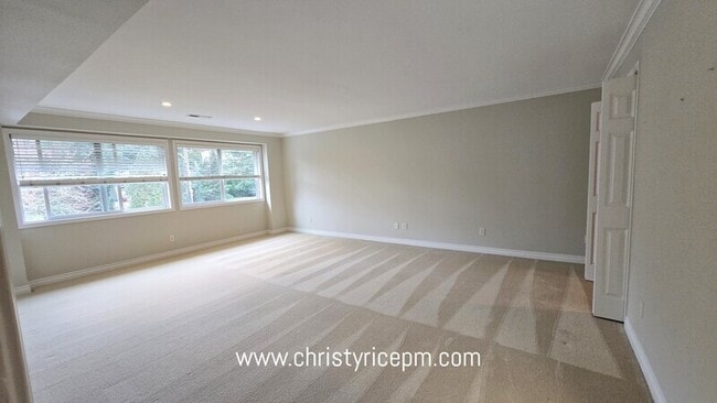 Building Photo - 395 101st Ave SE