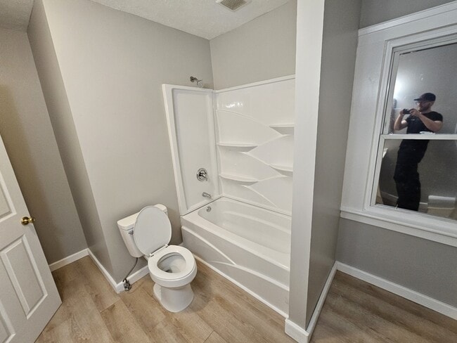 Building Photo - 1914 W 58th St