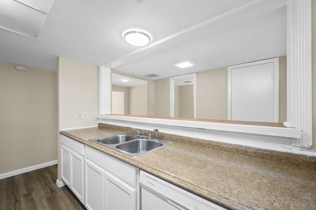 Building Photo - 7236 Crownwest St