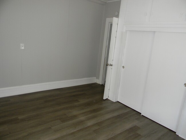 Building Photo - 4305 Pulaski St