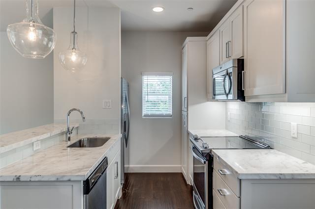 Building Photo - 5830 Oram St