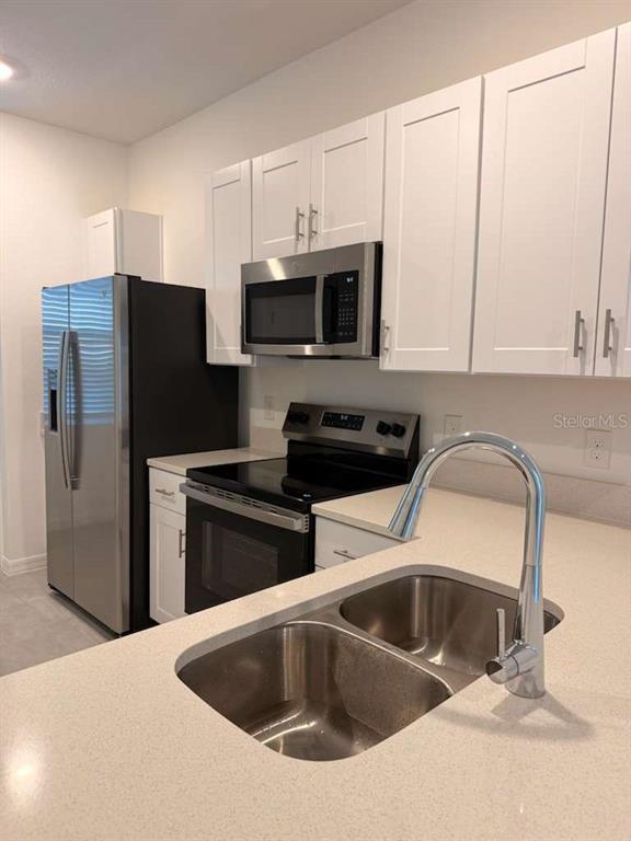 Building Photo - 2975 Skyline Lp