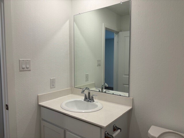 Building Photo - 3017 Pensacola Dr