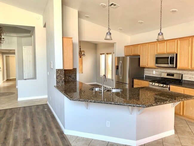 Building Photo - Beautiful 1 Story house located in the Northwest