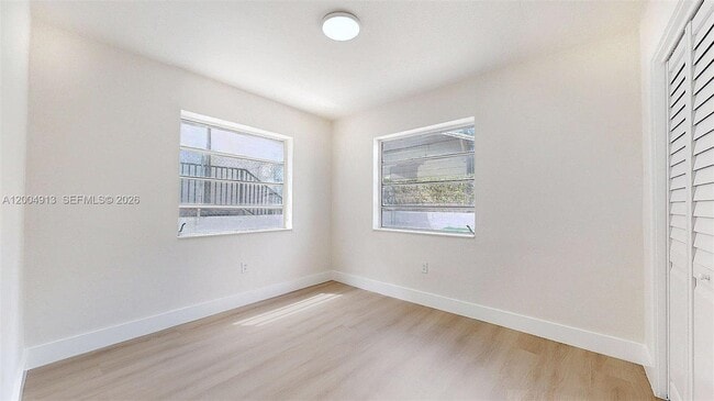 Building Photo - 567 SW 3rd St