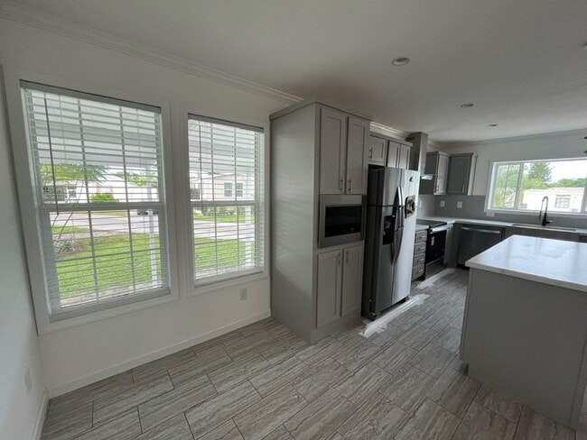 Building Photo - 24 Eland Dr